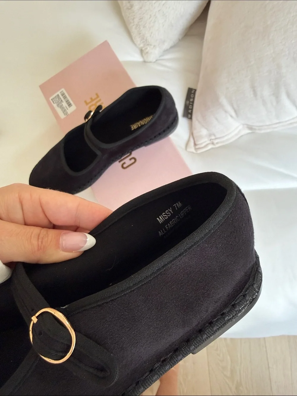 N/A comfortable black